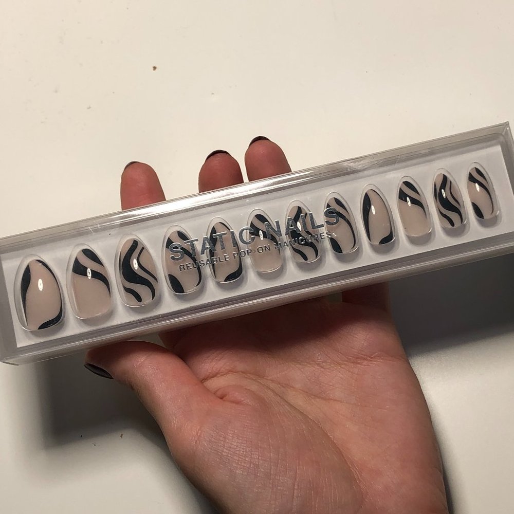 NWT Static Nails in SWAY